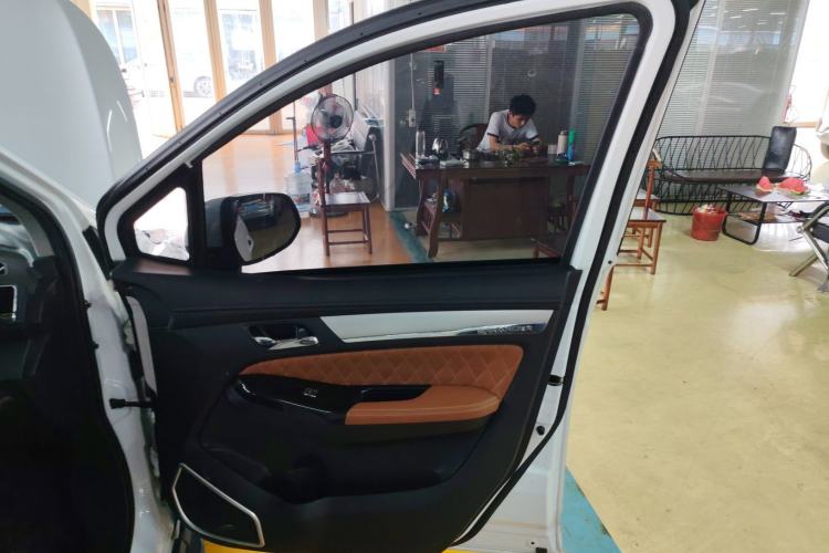 Used FAW Yingzhi G5 2016 1.5L CVT Luxury Navigation Edition
