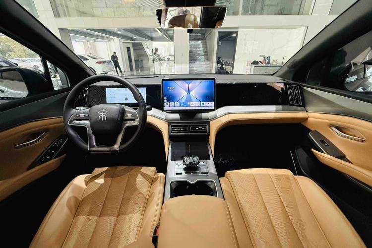 Used BYD Song L DM-i 2024 112 km Leading Edition
