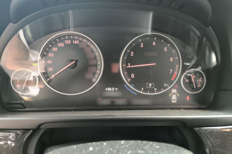 Used BMW 5 Series 2014 525Li Leading Model
