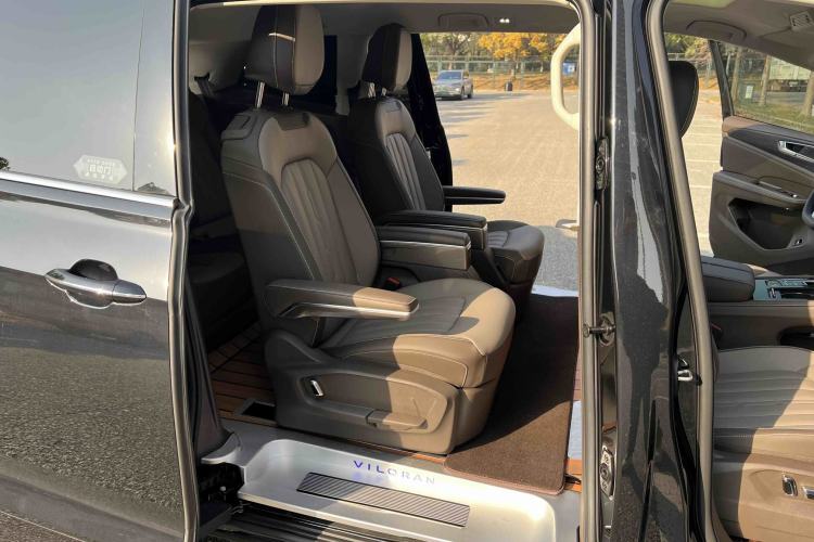 Used Volkswagen Viloran 2024 380TSI Luxury Edition
