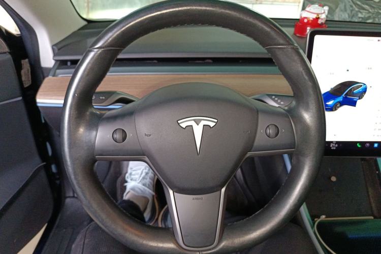 Used Tesla Model 3 2019 Long-Range All-Wheel-Drive Version
