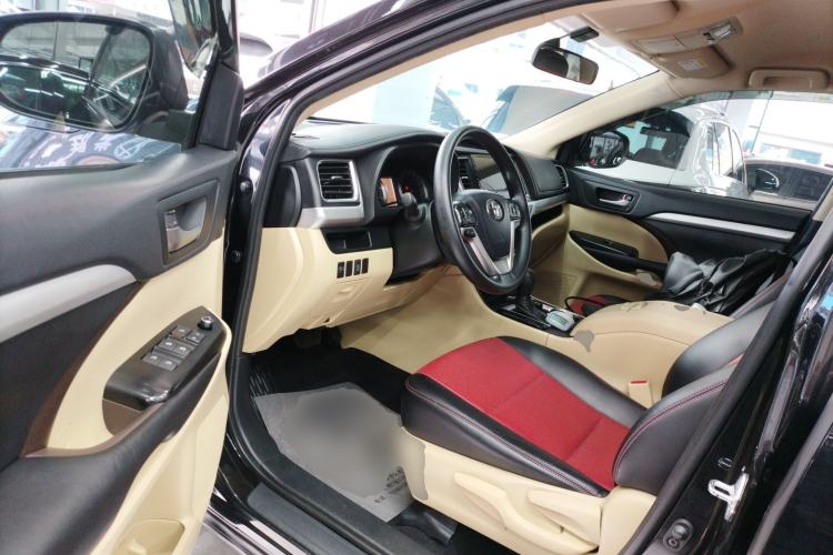 Used Toyota Highlander 2021 2.0T Two-Wheel Drive Elite Version 7-Seater
