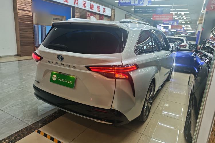 Used Toyota Sienna 2021 2.5L Hybrid Platinum Edition