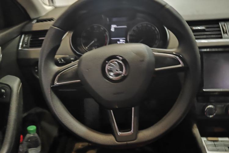 Used Skoda Octavia 2018 1.6L Automatic Comfort Edition
