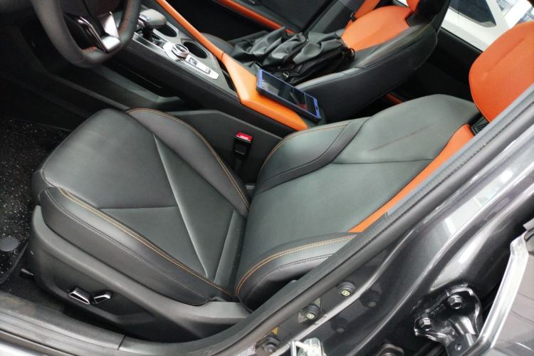 Used Changan UNI-V 2022 1.5T Prestige Version
