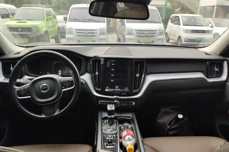 Used Volvo XC60 2019 T5 4x4 Smart Edition China VI Standard