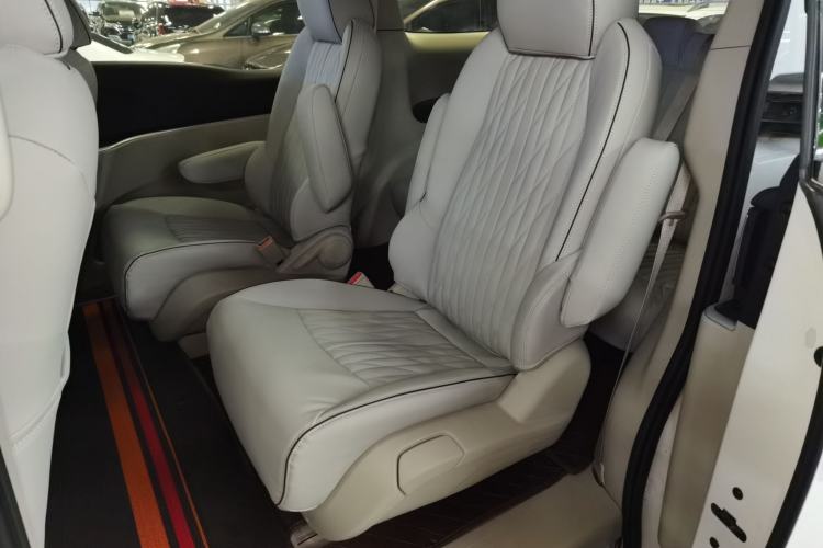 Used Buick GL8 2021 Land Cruiser Executive Class 652T Comfort Model
