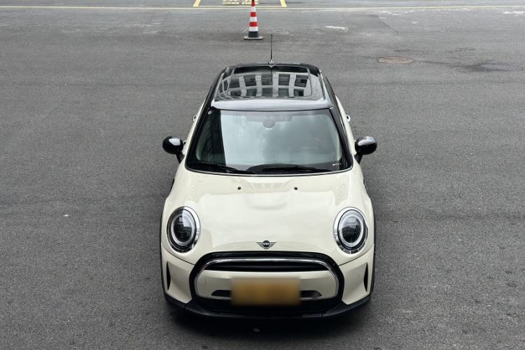 Used  MINI 2022 1.5T COOPER Classic Edition Five-Door Version
