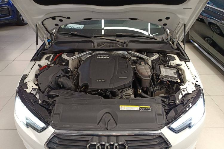 Used Audi A4L 2017 40 TFSI Ambition Edition
