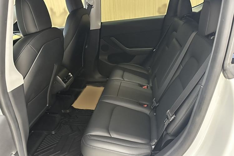 Used Tesla Model Y 2021 Long-Range All-Wheel-Drive Version
