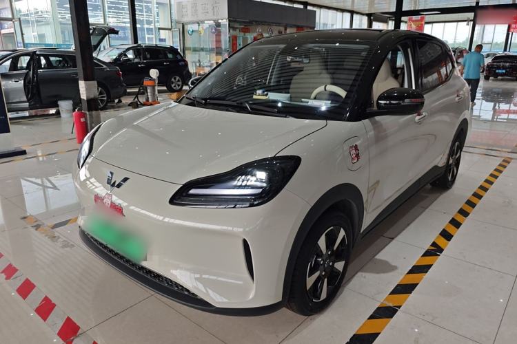 Used Wuling Bingo PLUS 2024 330 km Range Five-Seater Version
