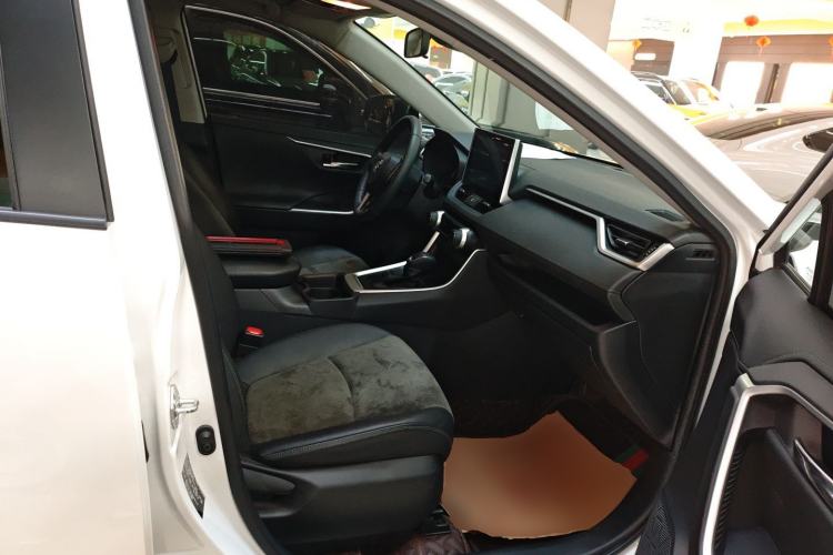 Used Toyota RAV4 2022 2.0L CVT 4x4 Style Plus Edition
