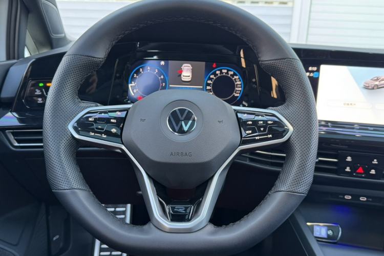 Used Volkswagen Golf 2023 Facelift 280TSI DSG R-Line Lite
