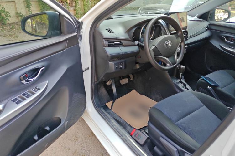 Used Toyota YARiS L 2015 1.5E Automatic Charm Edition