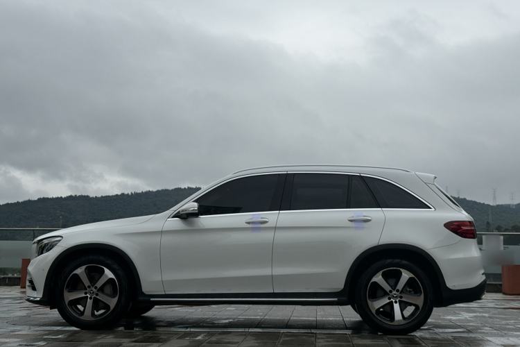 Used Mercedes-Benz GLC 2017 GLC 260 4MATIC Luxury Model
