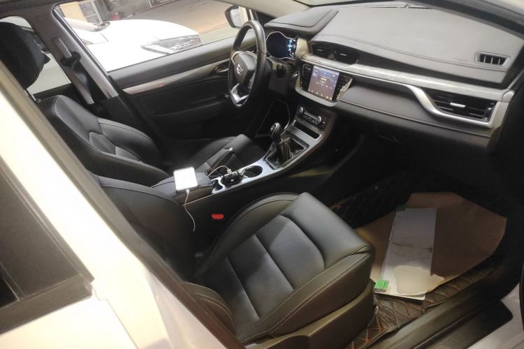 Used Geely Auto Emgrand 2019 Leading Edition 1.5L Manual Luxury Model China VI Standard
