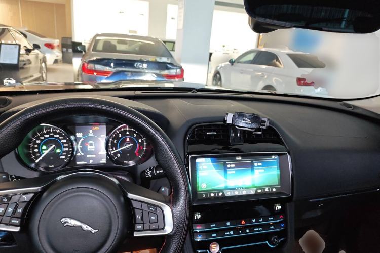 Used Jaguar F-PACE 2020 2.0T Urban Deluxe Edition
