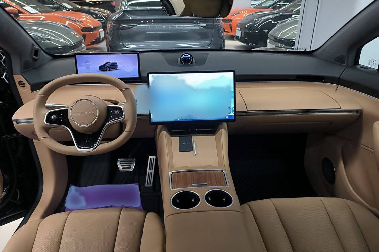 Used Hima Luxeed R7 2024 All-Electric 736 km Ultra
