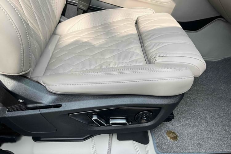 Used BYD Tang New Energy 2024 DM-i Glory Edition 112KM Flagship Model
