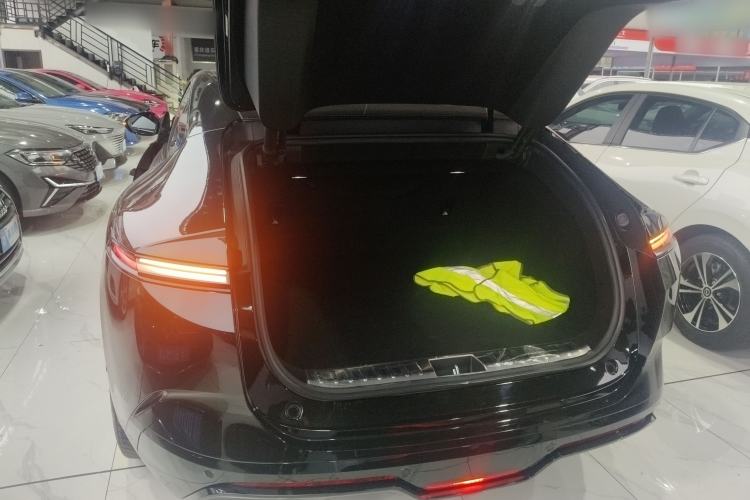 Used  12 2024 700 Three-Laser Rear-Wheel Drive Luxury Edition