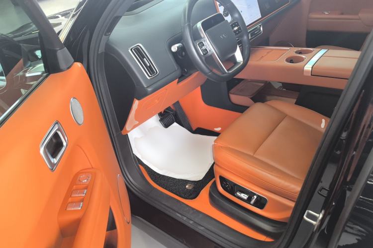 Used Li Auto L8 2023 Max model
