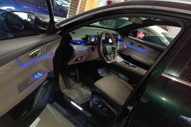 Used Chery Tiggo 8 PLUS 2025 290TGDI DCT Prestige 5-Seater
