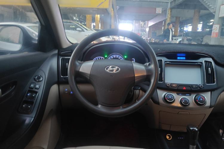 Used Hyundai Celesta 2015 1.6L Automatic Comfort Model
