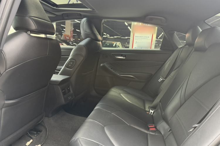 Used Toyota Avalon 2022 Dual-Engine 2.5L Luxury Edition
