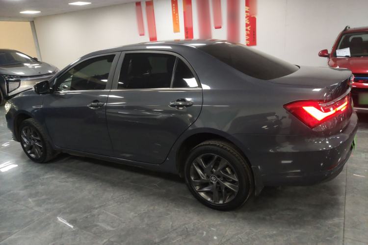 Used BYD Qin New Energy 2019 High-Range Deluxe Model
