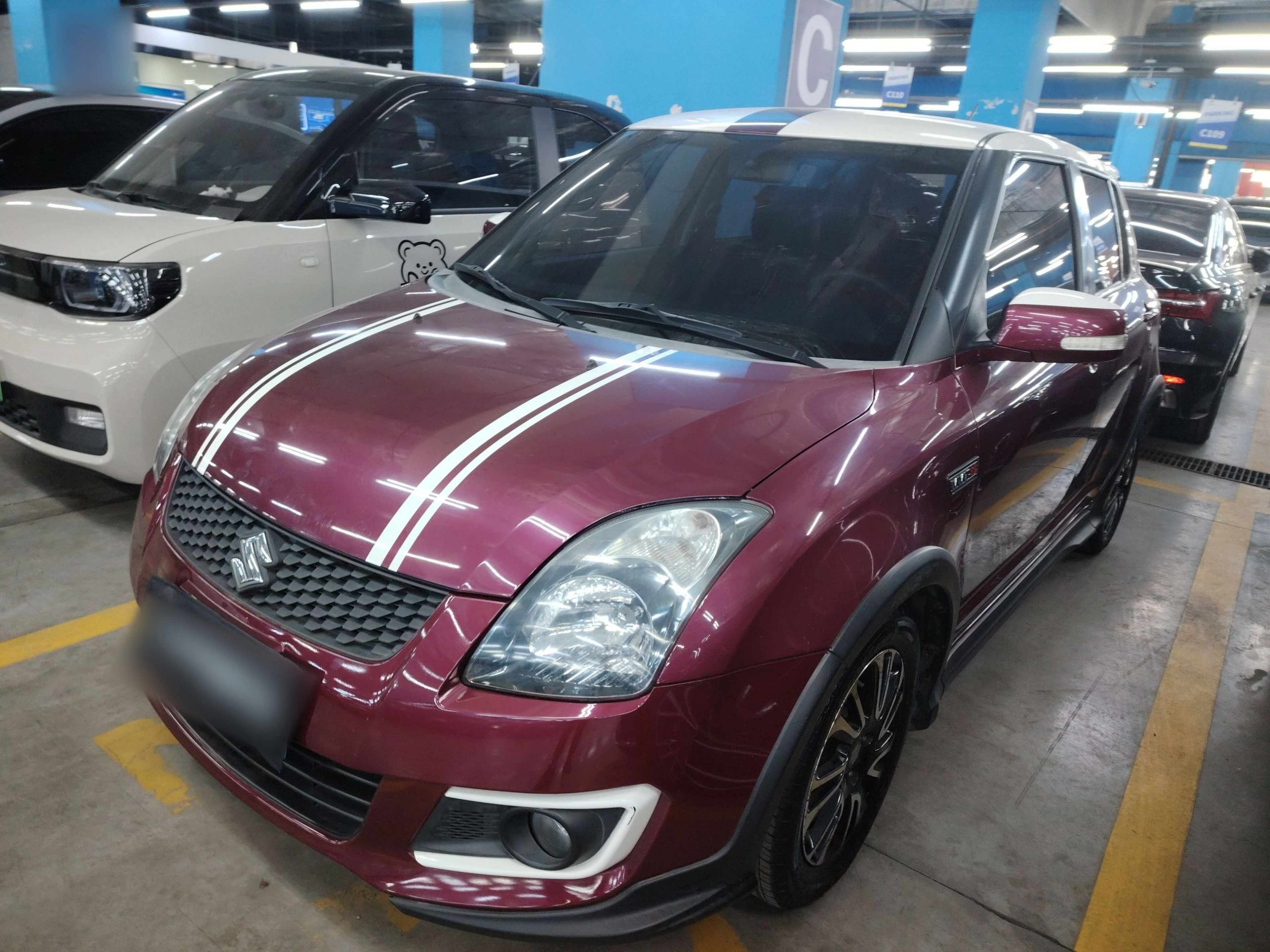 Под передней частью автомобиля