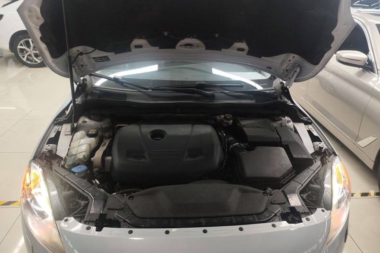 Used Volvo V40 2016 T3 Zhiyi Edition
