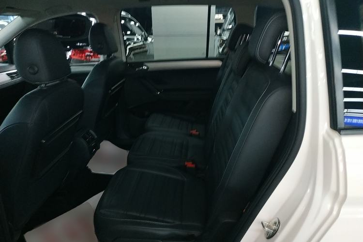 Used Volkswagen Touran 2016 Volkswagen Touran L 280TSI DSG Comfort Edition
