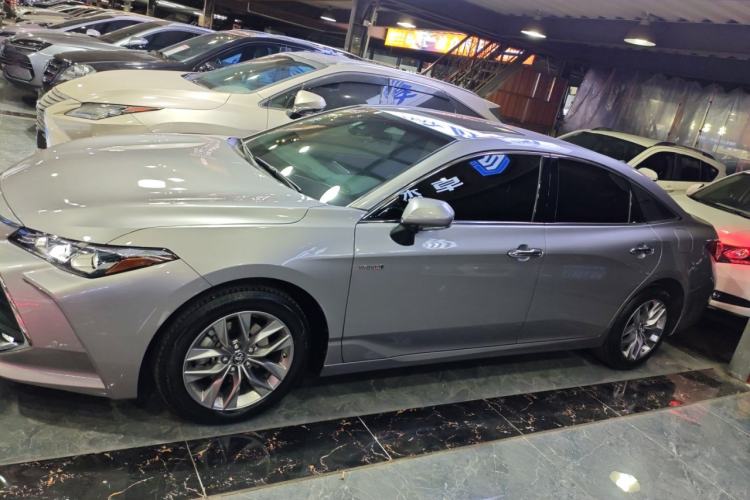 Used Toyota Avalon 2019 Dual-Engine 2.5L Luxury Edition China VI Standard