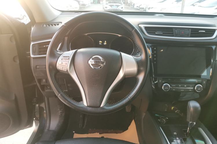 Used Nissan X-Trail 2015 2.0L CVT Comfort MAX Edition 2WD
