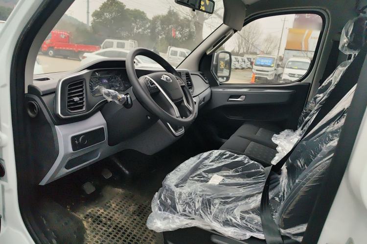 Used SAIC MAXUS Xintu V80 2025 Value Edition Aoyuntong 2.0T Manual Short Wheelbase Mid-Height 127 Ps 5/6 Seats