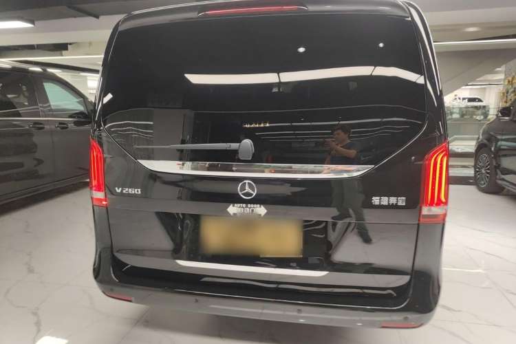 Used Mercedes-Benz V-Class 2021 V 260 Avantgarde Edition
