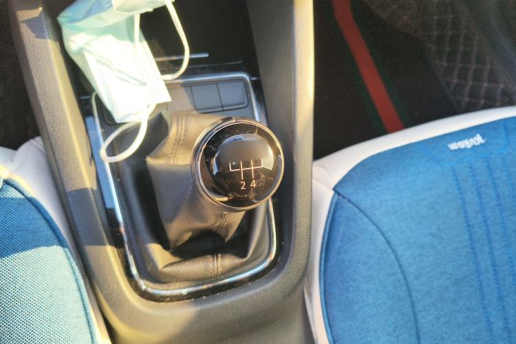 Used Volkswagen Sagitar 2015 1.6L Manual Comfort Model