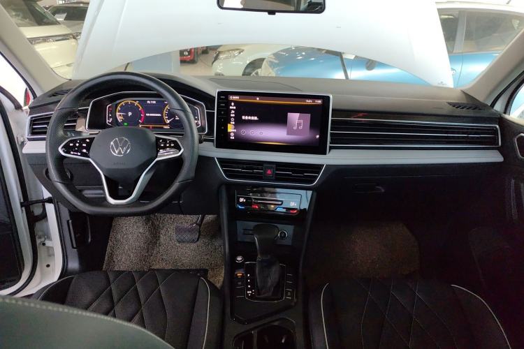 Used Volkswagen Tiguan L 2022 330TSI Automatic Two-Wheel Drive Smart Edition
