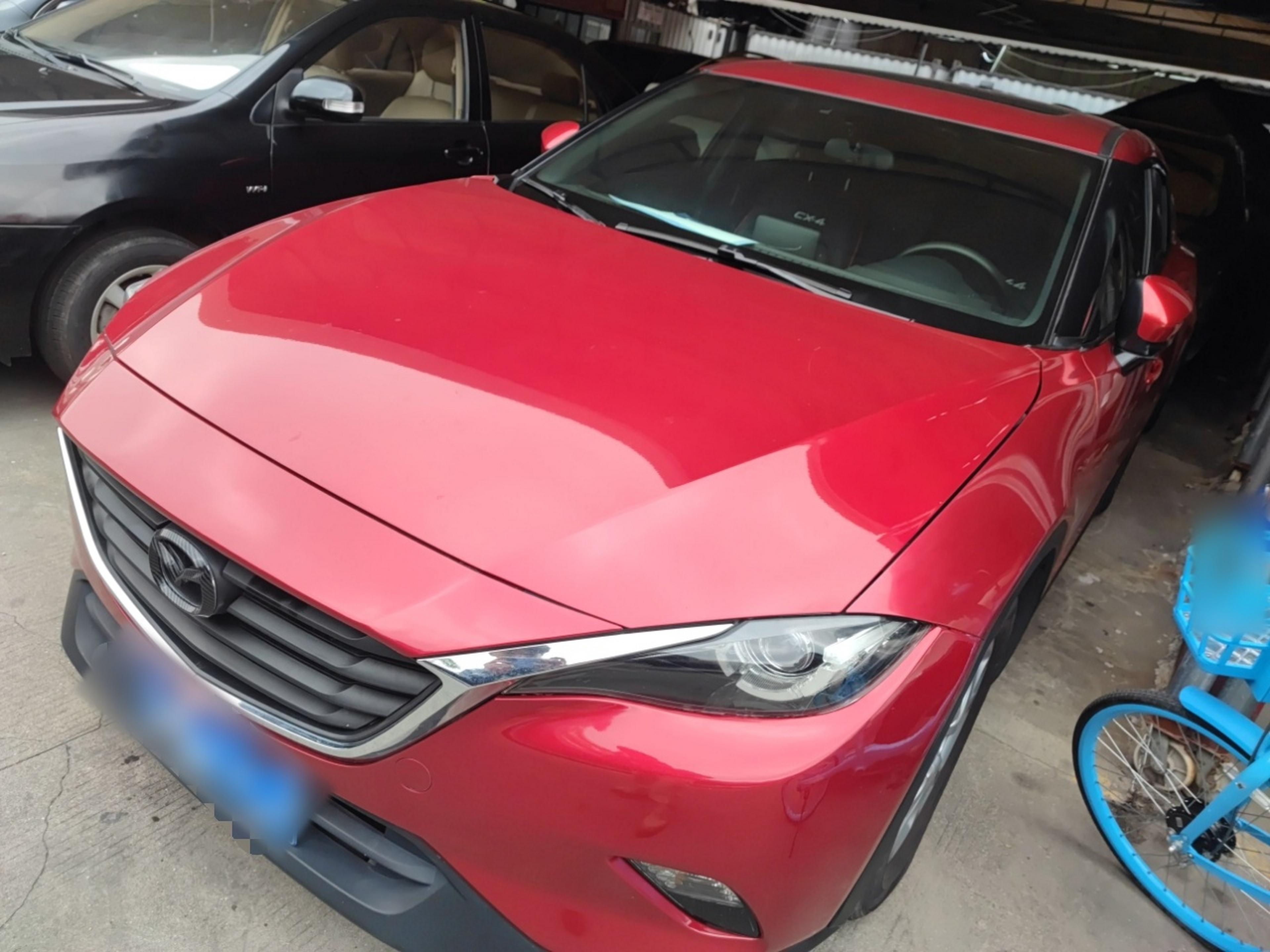 Под передней частью автомобиля