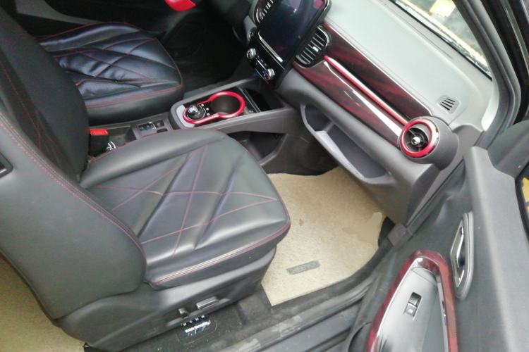 Used Chery Little Ant 2022 Revised Version Sweet Pink Edition Half-Sugar Version Lithium Iron Phosphate 30.7 kWh 30 kW 301 km