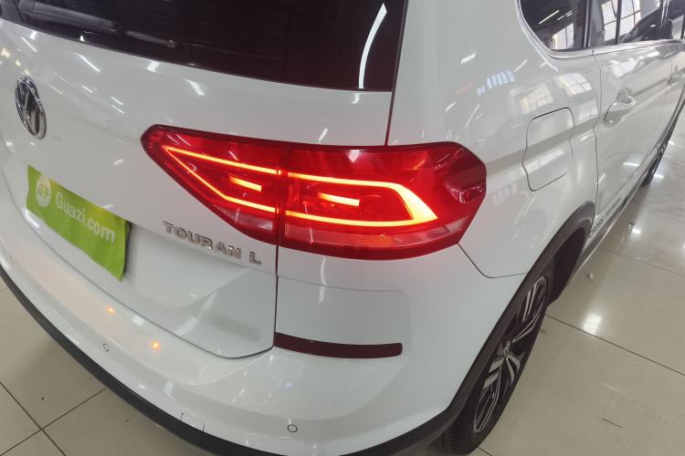 Used Volkswagen Touran 2021 Volkswagen Touran L 280TSI DSG Boundary Edition 7-Seater