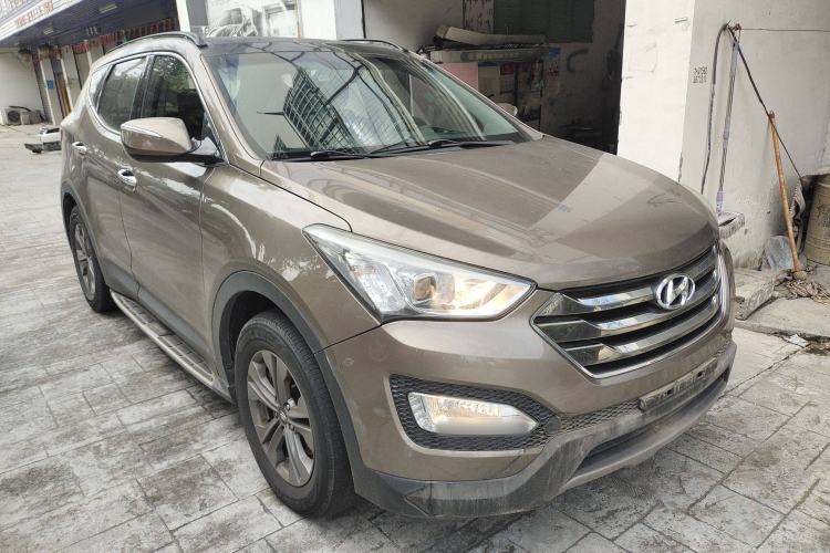 Used Hyundai Santa Fe 2013 2.4L Automatic Two-Wheel Drive Smart Version
