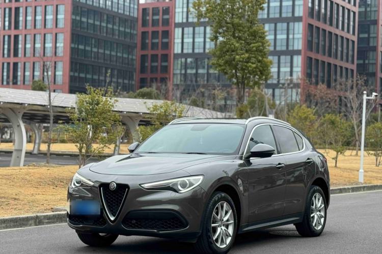 Used Alfa Romeo Stelvio 2017 2.0T 280HP Luxury Edition