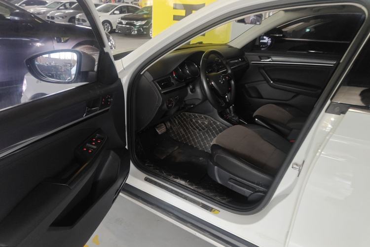 Used Volkswagen C-TREK 2018 230TSI DSG Comfort Model
