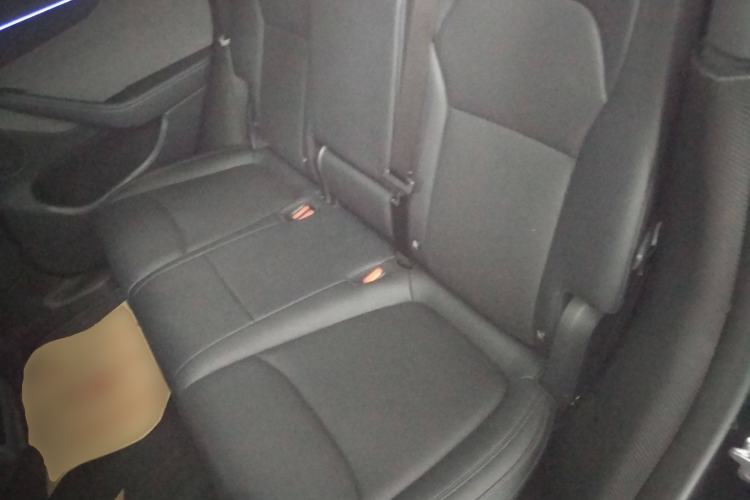 Used Tesla Model Y 2025 Rear-Wheel-Drive Version
