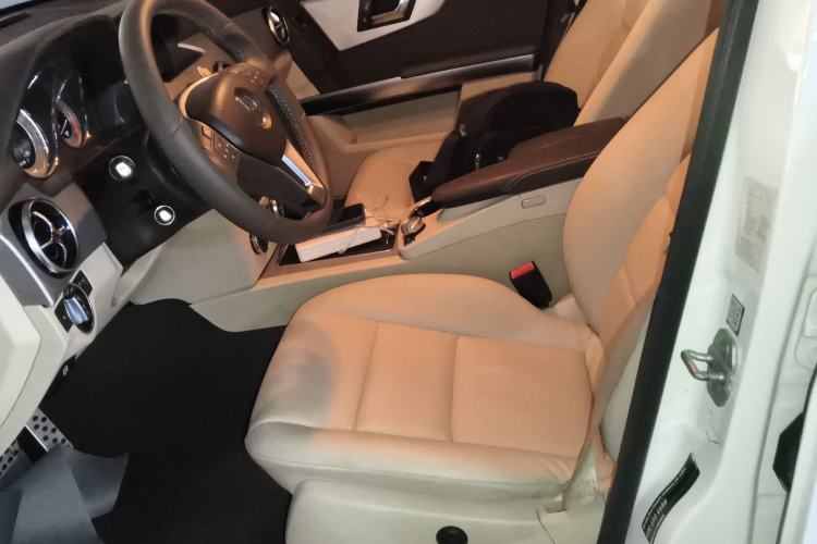 Used Mercedes-Benz GLK-Class 2013 GLK 300 4MATIC Dynamic Sunroof Model
