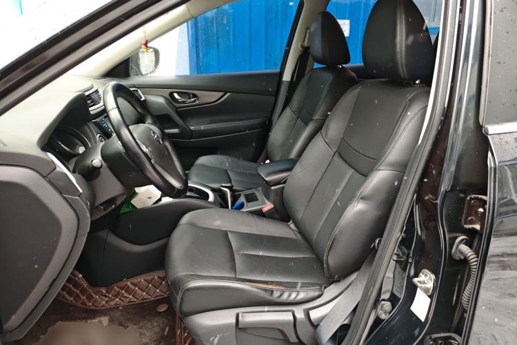 Used Nissan X-Trail 2015 2.0L CVT Comfort MAX Edition 2WD
