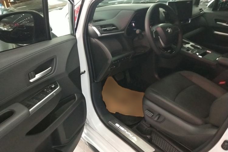 Used Toyota Sienna 2024 2.5L Hybrid Four-Wheel Drive Prestige Edition
