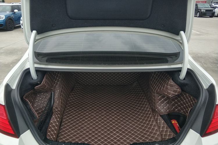 Used BMW 5 Series 2014 520Li Elegant Model
