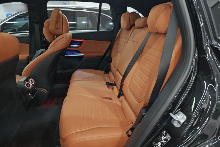 Used Mercedes-Benz GLC 2023 Facelift GLC 260 L 4MATIC Luxury Version 7-Seater